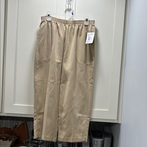 Vintage Nikki Tan Capris With Decorative Metal Buttons OnPocket and Elastic Wa.